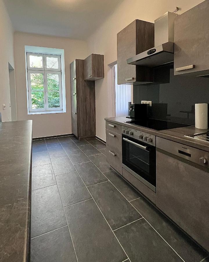 Modernes Juwel In Zentraler Lage Apartament
